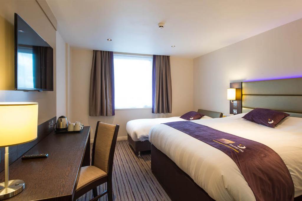 Premier Inn London Wandsworth חדר תמונה