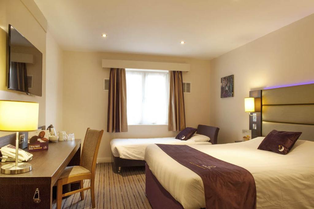 Premier Inn London Wandsworth חדר תמונה