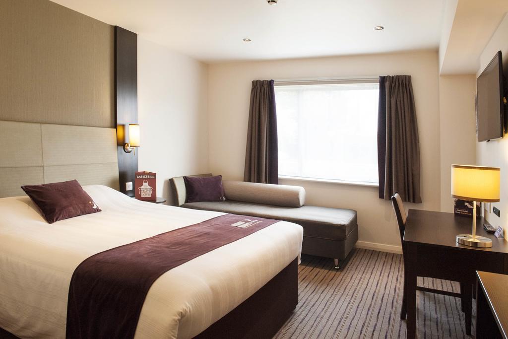 Premier Inn London Wandsworth חדר תמונה