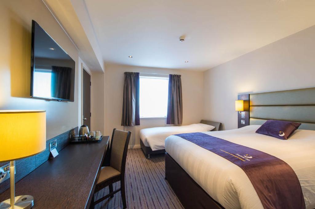 Premier Inn London Wandsworth חדר תמונה