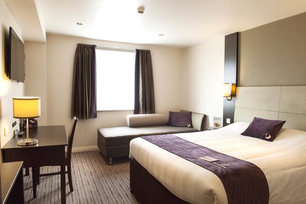 Premier Inn London Wandsworth חדר תמונה