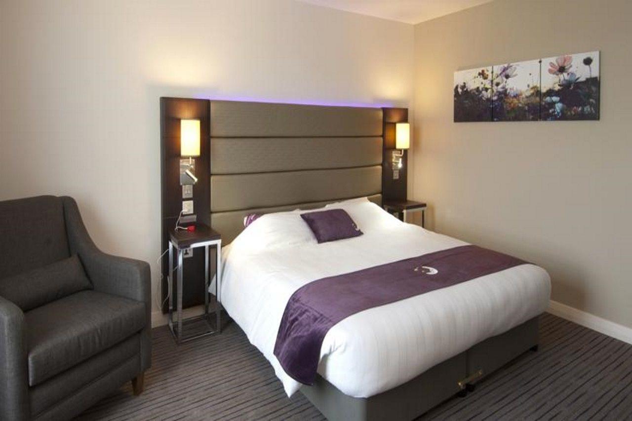 Premier Inn London Wandsworth מראה חיצוני תמונה